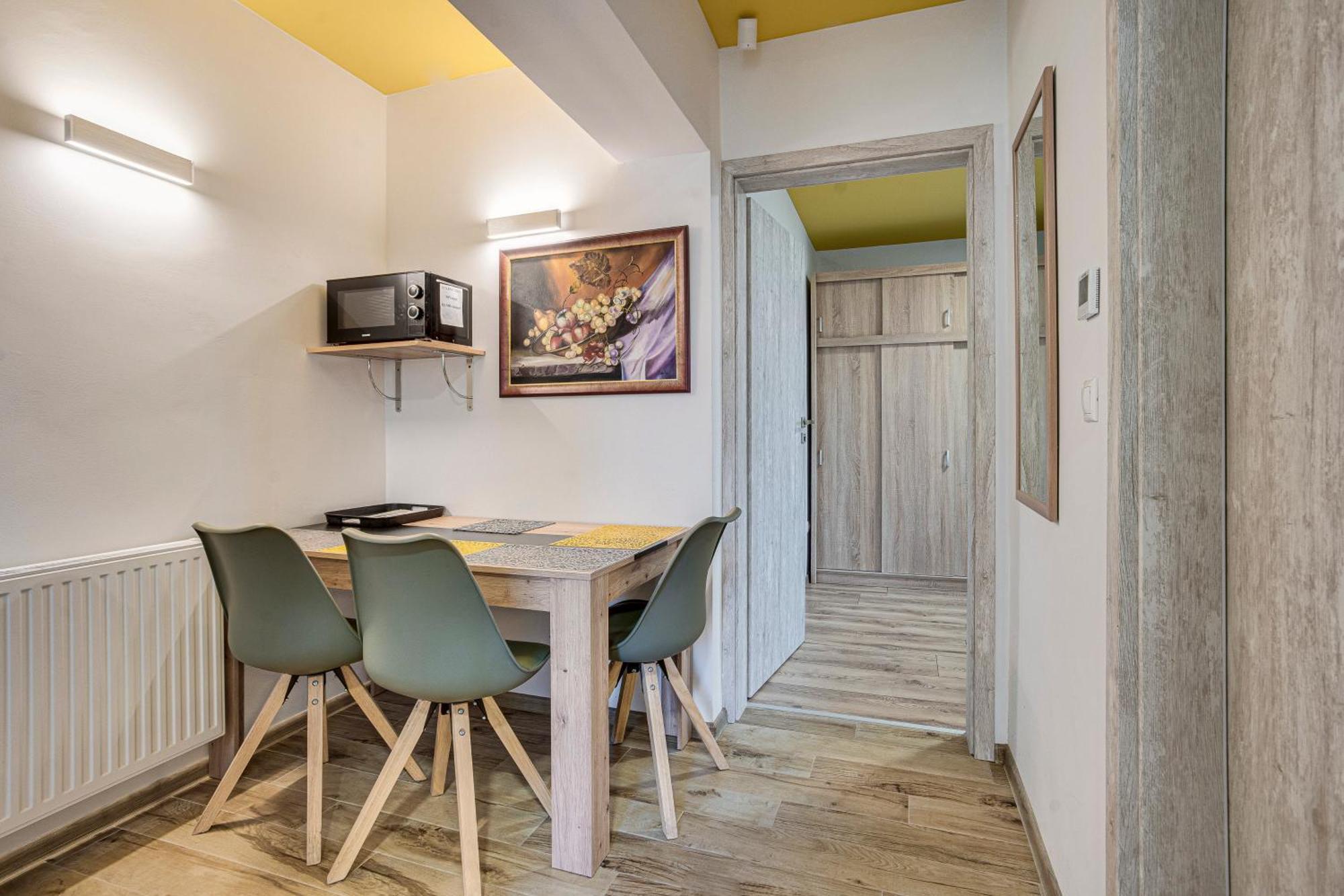 Magdi Vendeghaz A-B Apartment Celldömölk Екстериор снимка