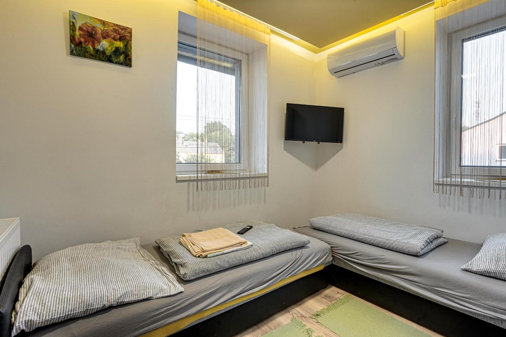 Magdi Vendeghaz A-B Apartment Celldömölk Екстериор снимка