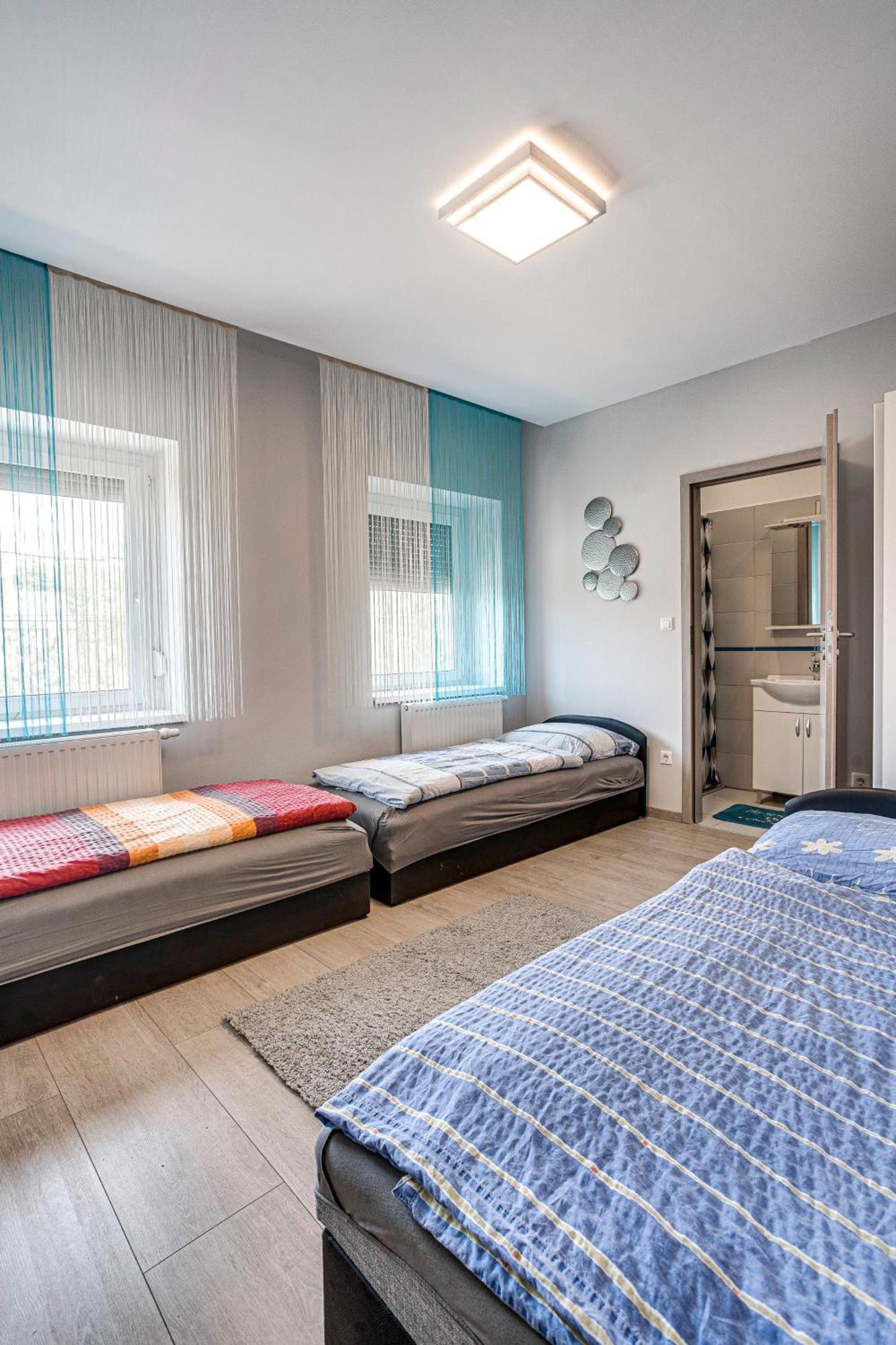 Magdi Vendeghaz A-B Apartment Celldömölk Екстериор снимка