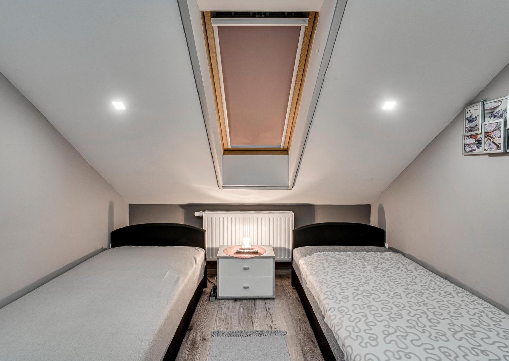 Magdi Vendeghaz A-B Apartment Celldömölk Екстериор снимка