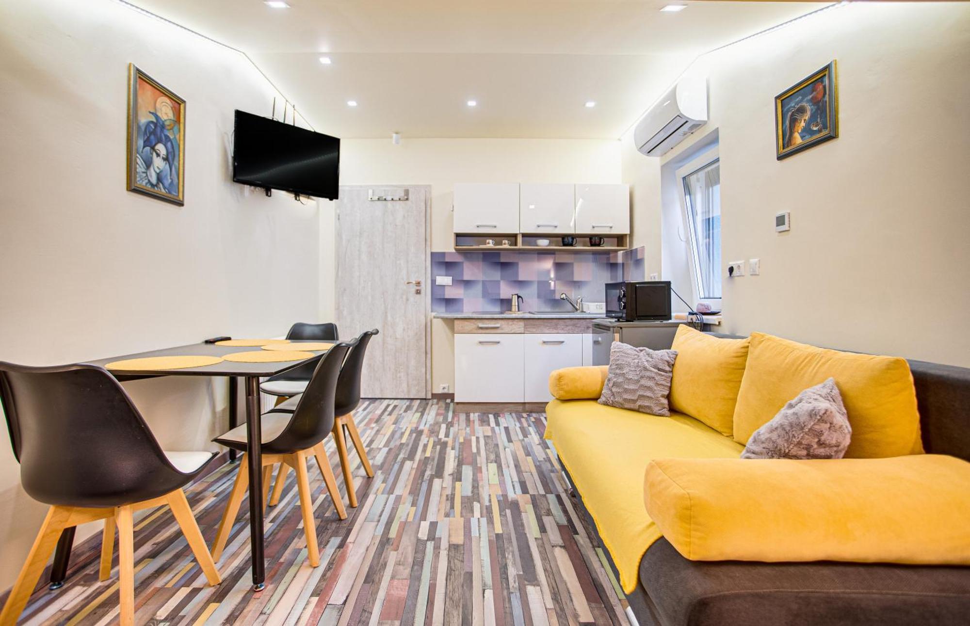 Magdi Vendeghaz A-B Apartment Celldömölk Екстериор снимка