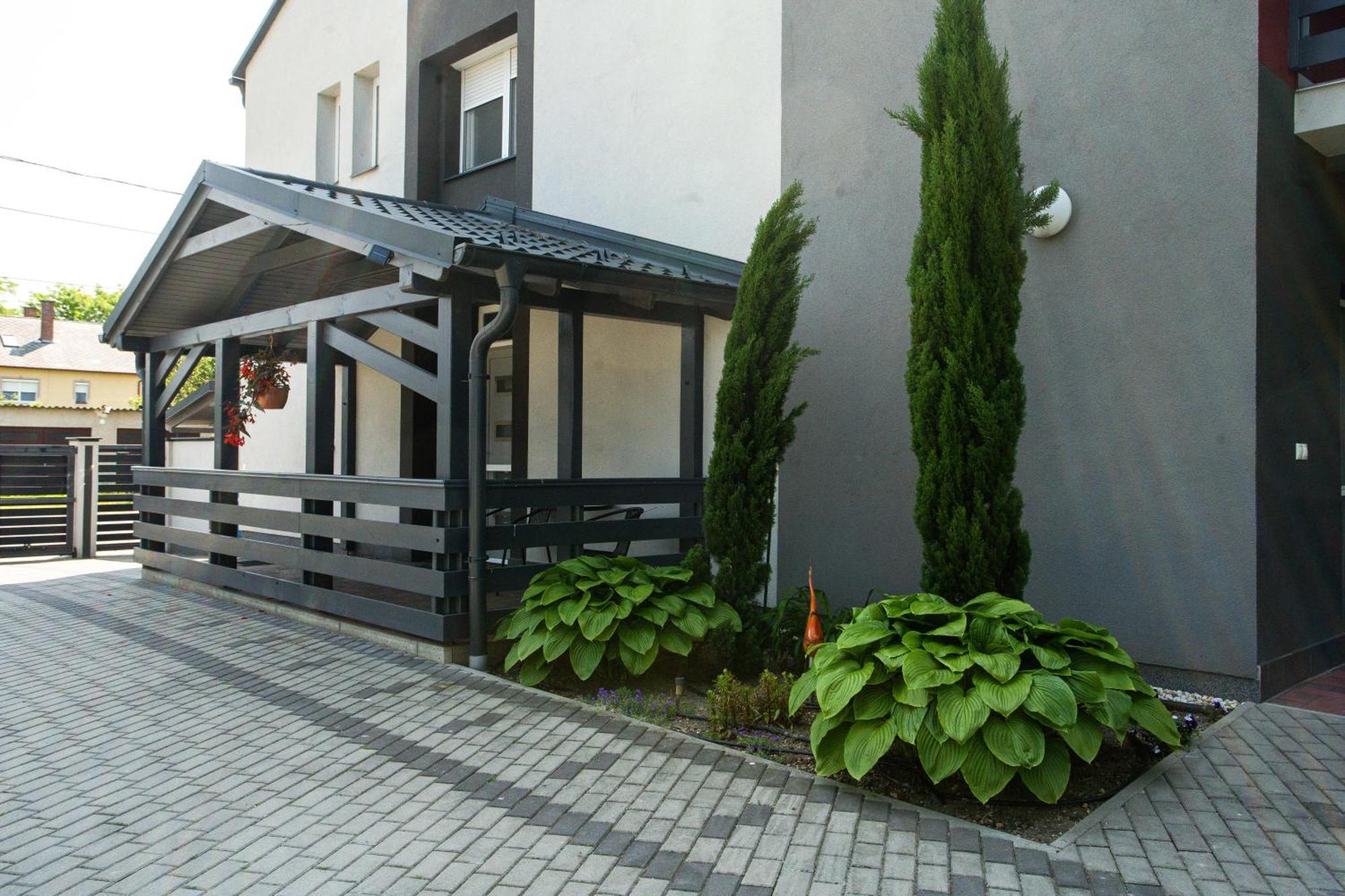 Magdi Vendeghaz A-B Apartment Celldömölk Екстериор снимка