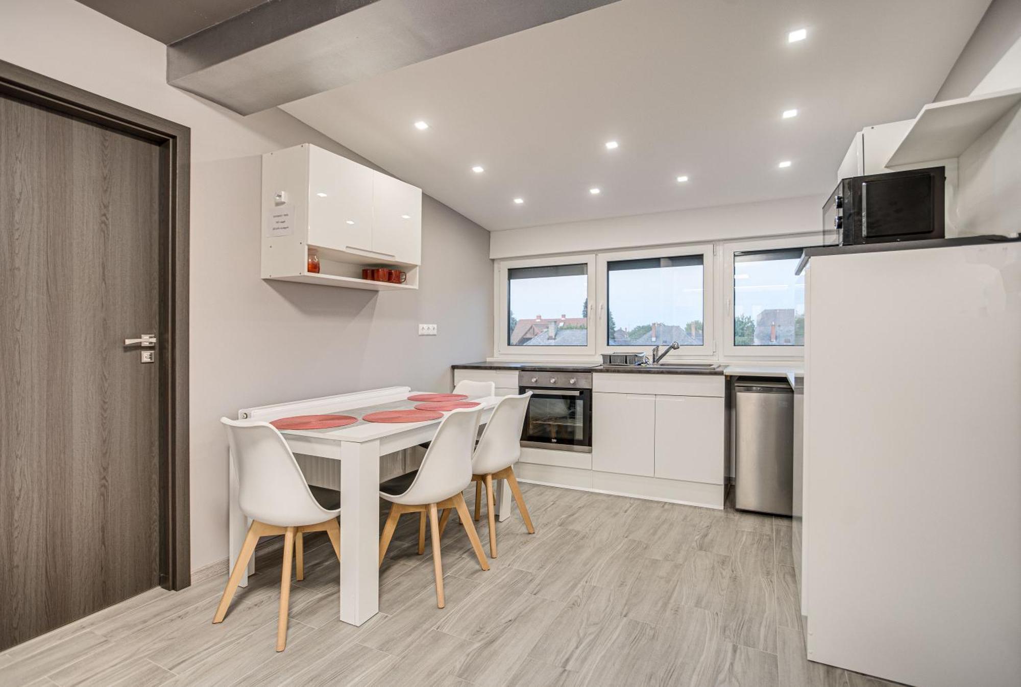 Magdi Vendeghaz A-B Apartment Celldömölk Екстериор снимка